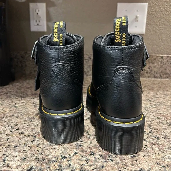 Dr. Martens Devon Heart Leather Platform Boots.  NIB. - Picture 4 of 7